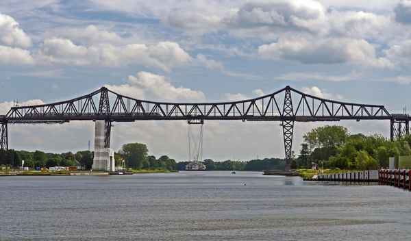 Die Rendsburger Hochbrücke . . . .