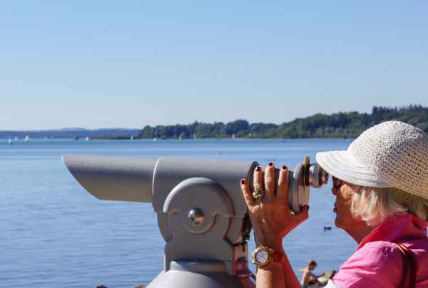 Seniorin mit Weitblick