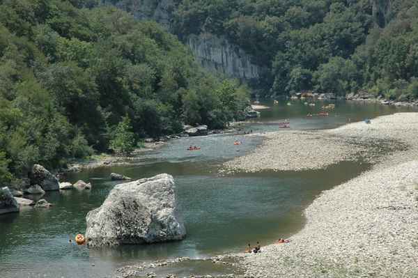 Im Tal der Ardeche in Frankreich  01