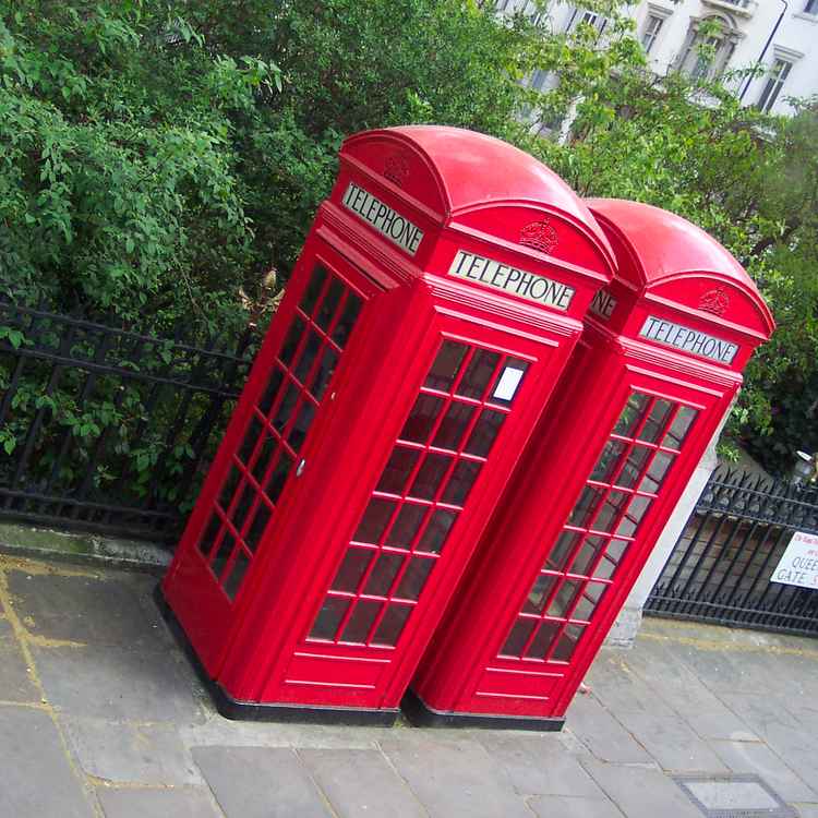 Die schiefen Telefonzellen von London