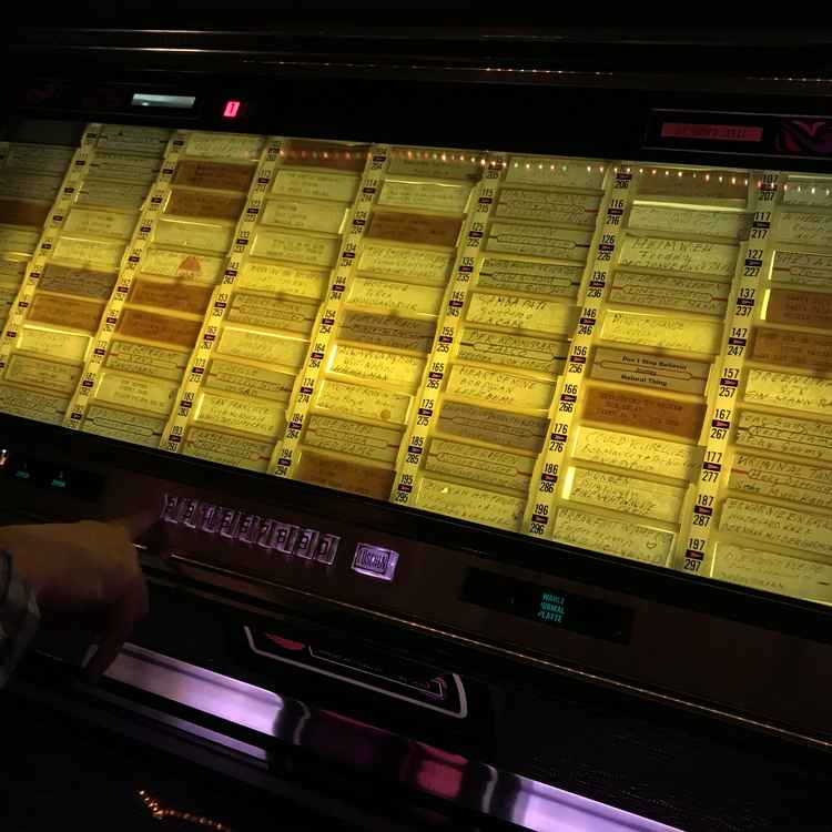 Musikbox Rock-Ola 450 in "Bei Otto" in M&uuml;nchen