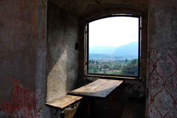 Blick durchs Burgfenster #1