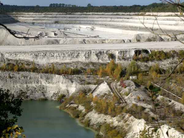 Kalkgrube und See in Lägerdorf