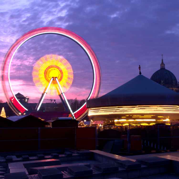 Weihnachtsmarkt mir Riesenrad