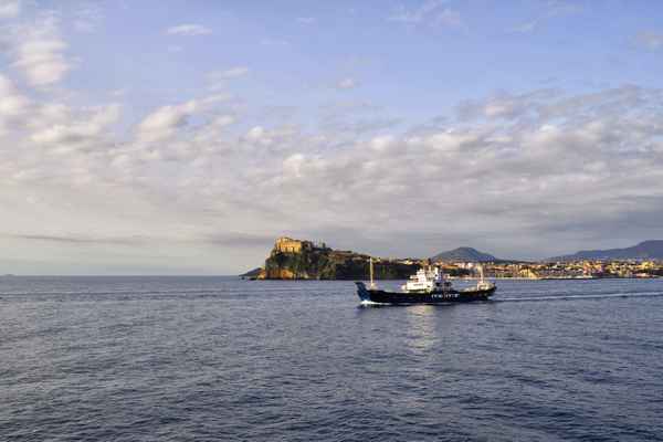 Fährschiff vor Procida
