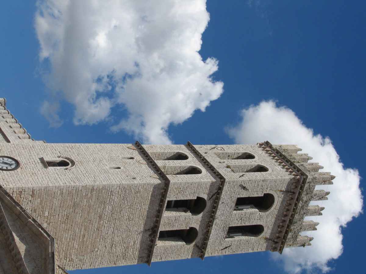 Kirchturm in Assisi