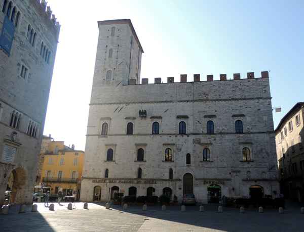Der Gouverneurspalast von Todi