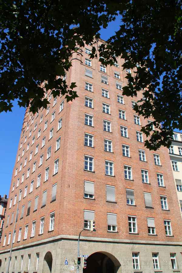 Münchens aeltestes Hochhaus 03