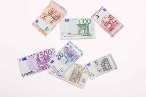 stapel voll Geld