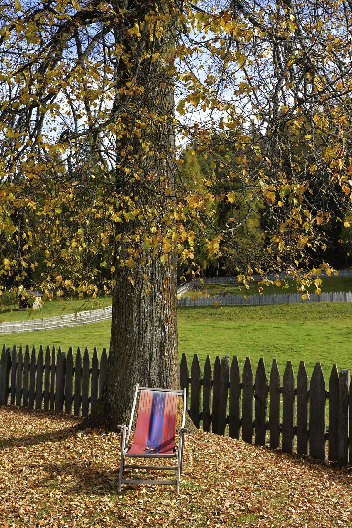 Ein Platz in der Herbstsonne