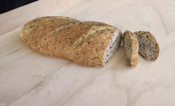 Brot, Brotlaib, Leinsamenbrot, Vollkornbrot