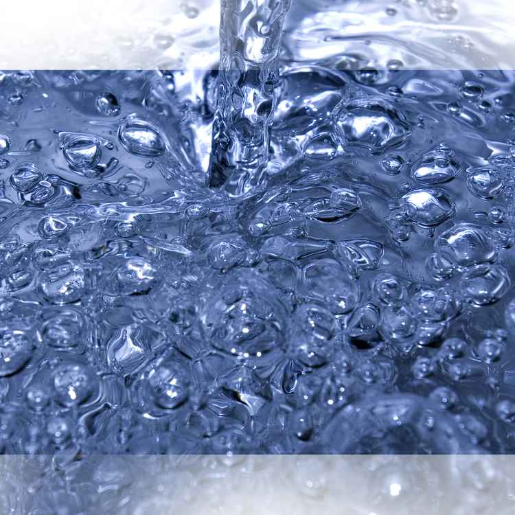 Blaues Wasser