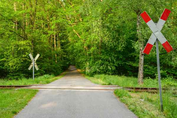 Abends am Bahnübergang
