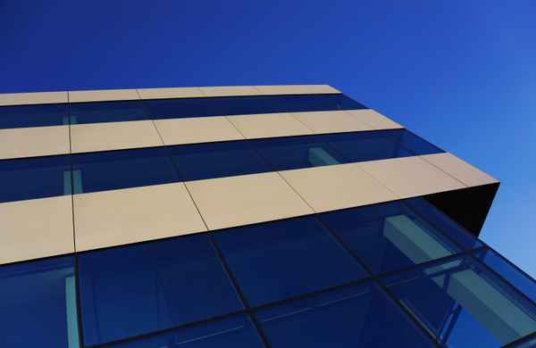 Bürohaus-Fassade 2