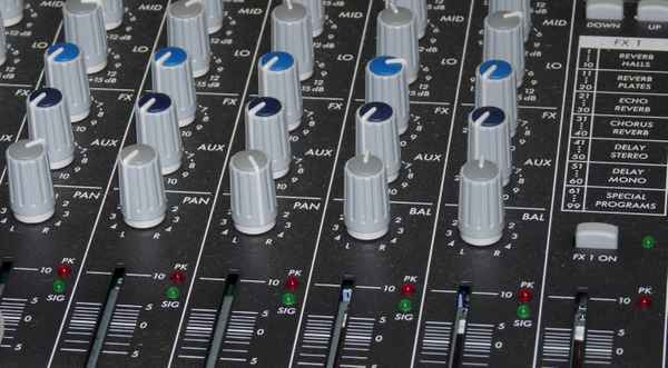 Mischpult (3)