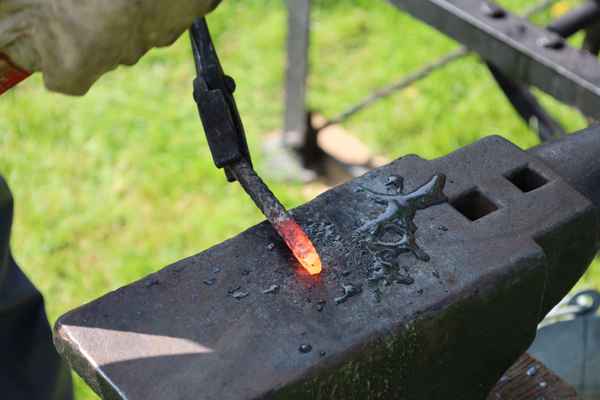 Schmiede das Eisen, solange es heiß ist.