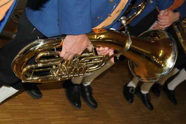 Und die Tuba spielt dazu ...