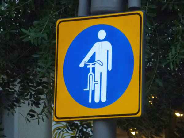 Fahrrad schieben