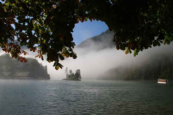 Frühnebel über dem Königssee 02