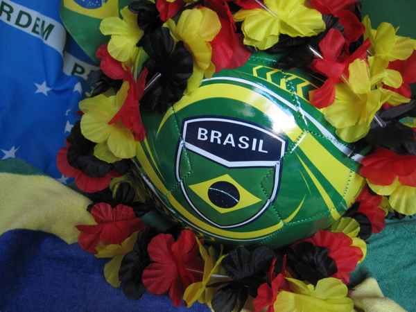 brasilianisch-deutsche Fußball-Deko