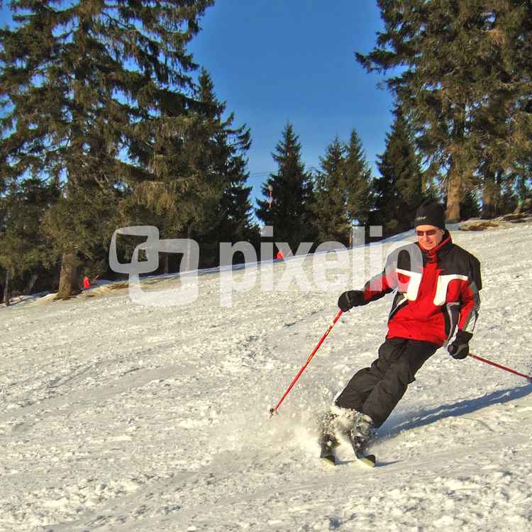 Skifahrer am Hang