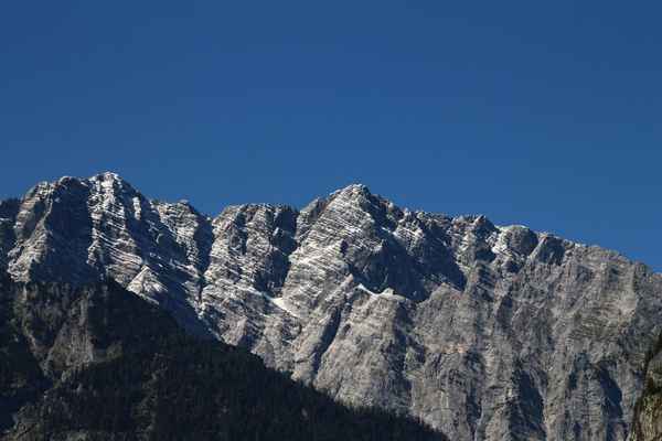 Blick auf ein gigantisches Bergmassiv...09