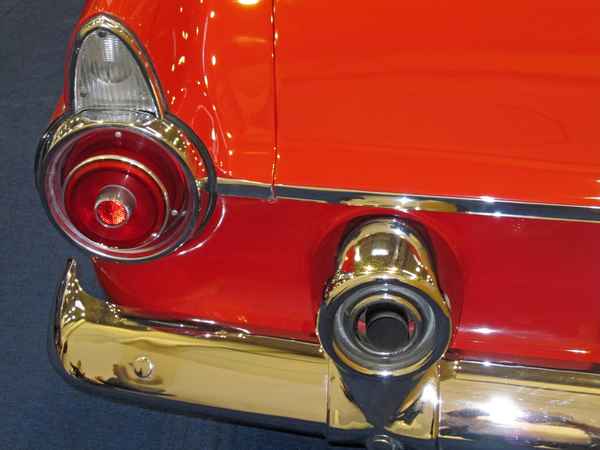 02_Ford_Thunderbird_1955_Detail_Rücklicht