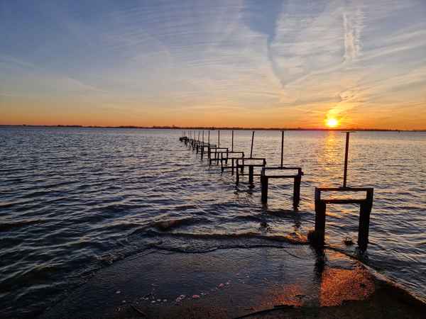 Elbe mit Sonnenuntergang