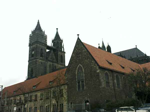 Magdeburger Dom am Beginn seiner "Entrüstung"