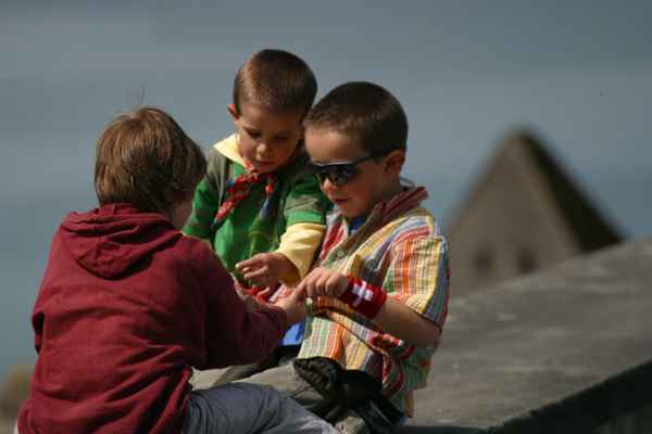 spielende Kinder 2