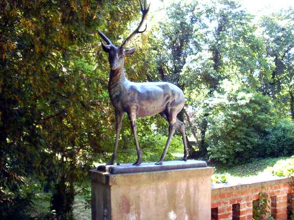 Hirsch auf der Schlossbrücke