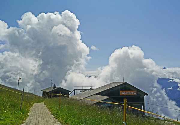 Aufschießende Quellwolken