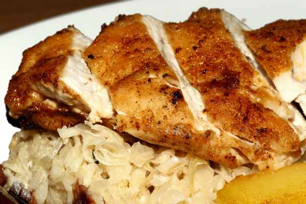 Hühnerbrust an Rahmkraut