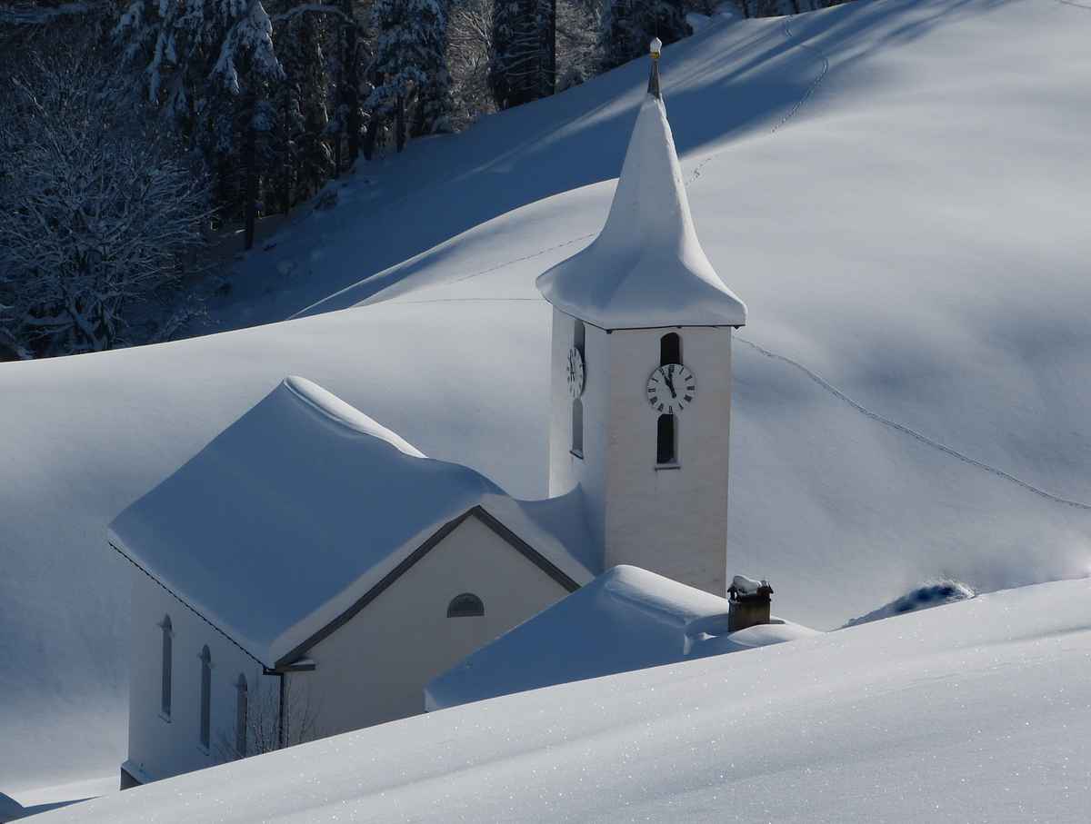 Bergkirche im Winter