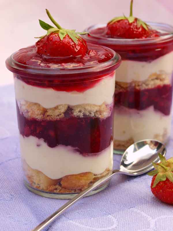 Erdbeer-Mascarpone-Becher . . .