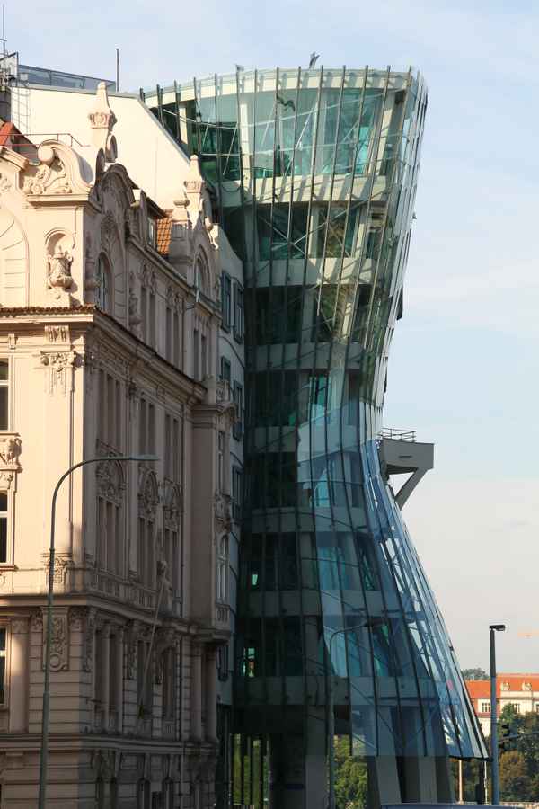 Prag - Tanzendes Haus 02