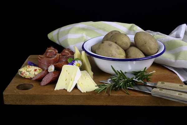 Pellkartoffeln mit Zutaten