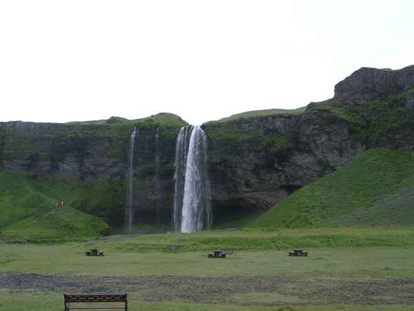 ISLAND WASSERFALL