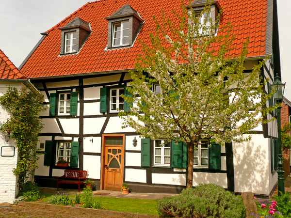 Fachwerkhaus im Frühling