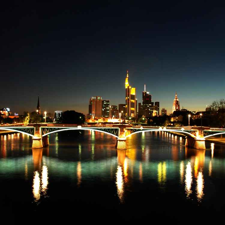 Sommernacht in Mainhattan