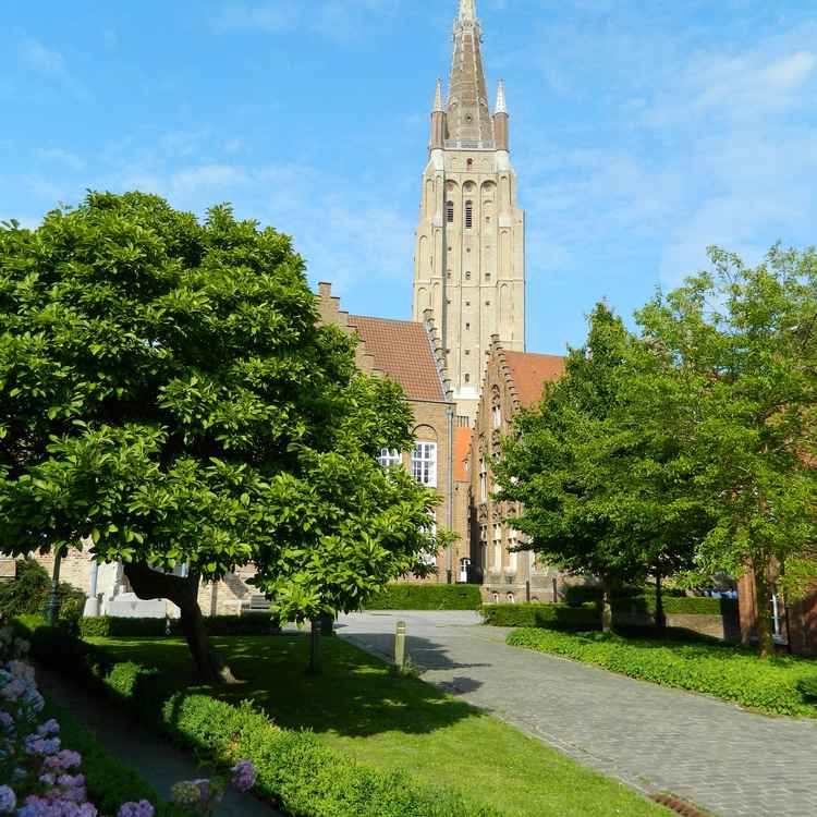 Brügge - Blick auf die Onze-Lieve-Vrouwekerk (Liebfrauenkirche)
