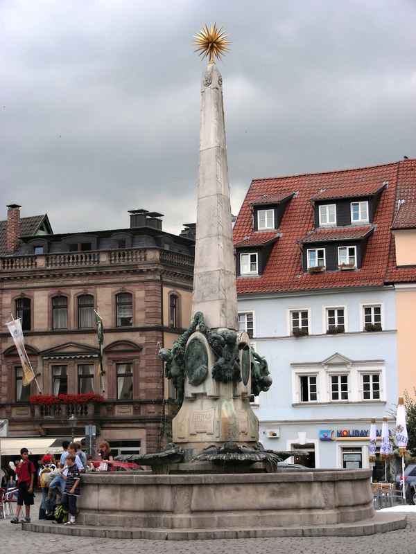 Luitpoldbrunnen auf dem Kulmbacher Marktplatz