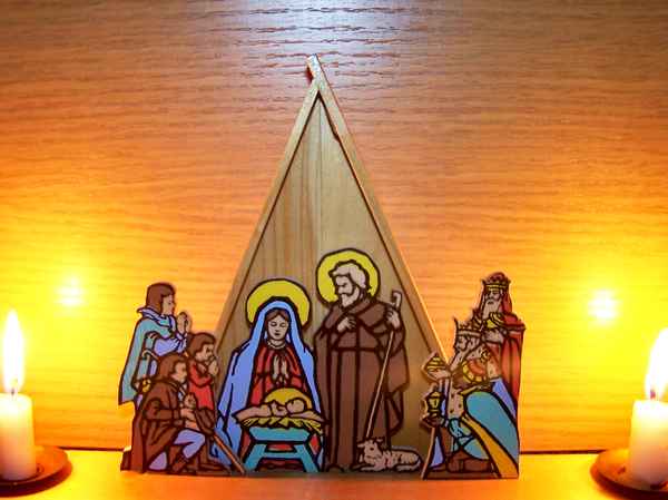 Hölzerne Weihnachtskrippe (2)