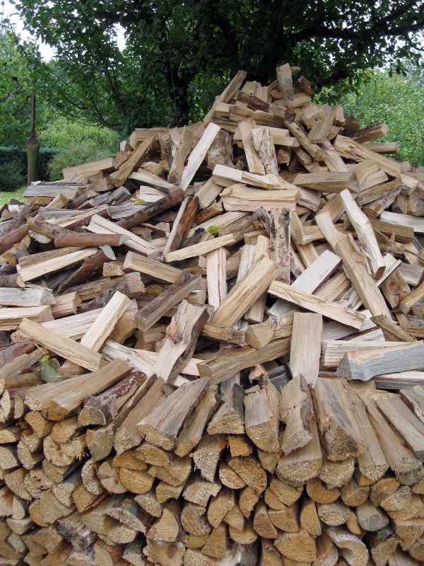 gehacktes Holz...