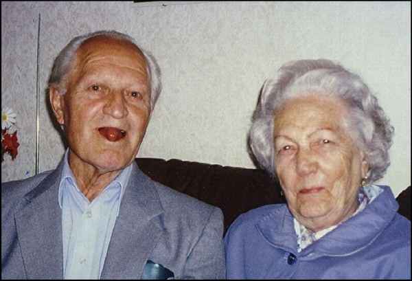 Schon über 80 und immer noch albern