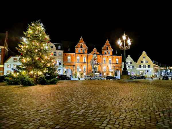 Weihnachtlicher Marktplatz