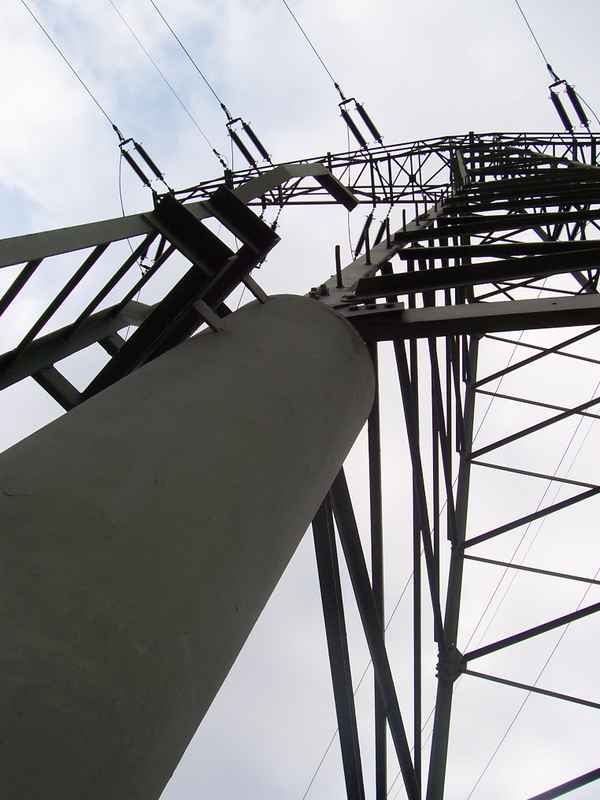 Strom auf Stelzen...