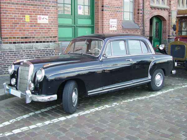 Mercedes-Benz 220 S