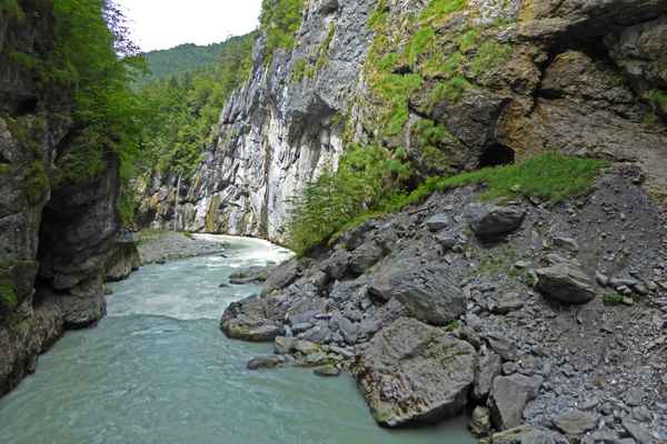 Die Aare verlässt die Schlucht