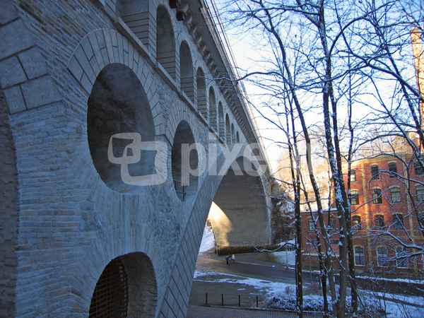 Friedensbrücke 2